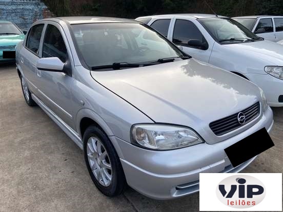 ASTRA 1.8 MPFI MILLENIUM II 2001